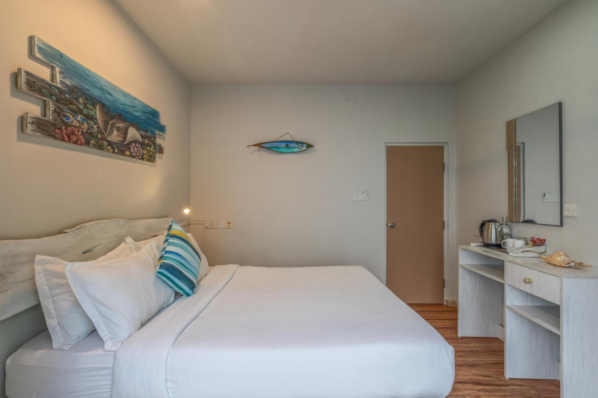 Ocean Pearl Maldives At Gulhi Island Hotel Bagian luar foto